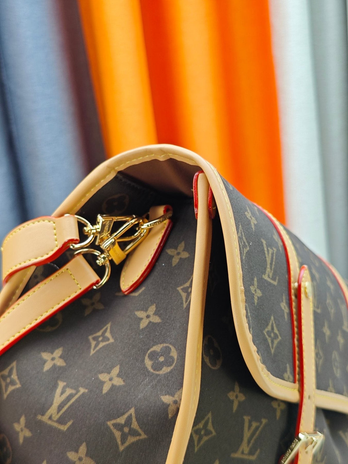 Louis Vuitton Jet Lag Monogram Messenger Bag — detail