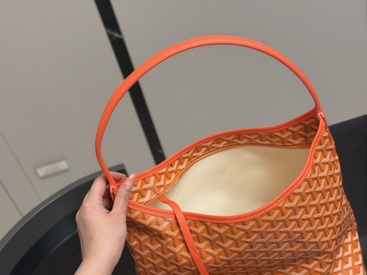 Goyard Geometric Pattern Hobo Shoulder Bag — detail