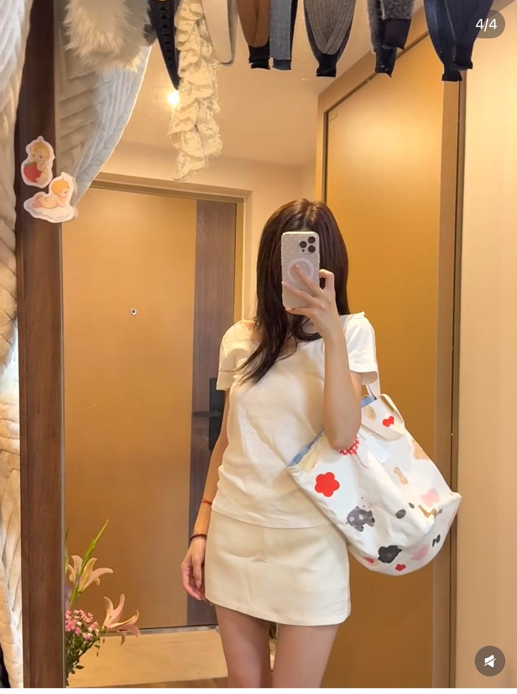 TWOI Bear-Print Checked-Trim Tote Bag — model