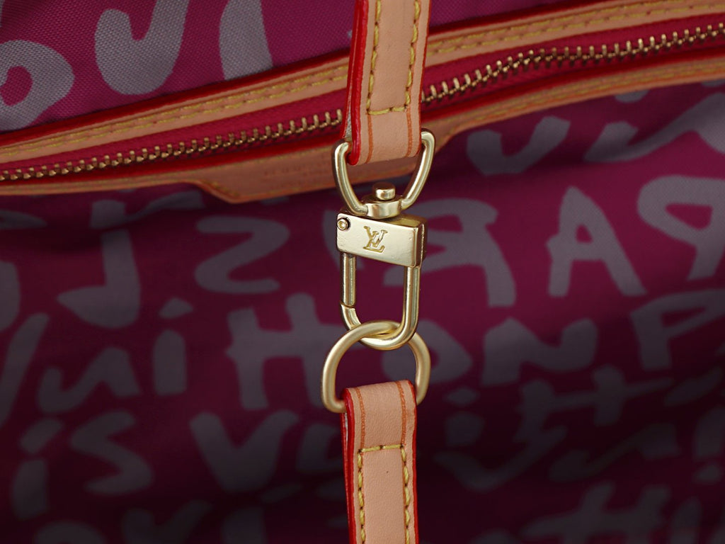Louis Vuitton Neverfull Monogram Tote — detail