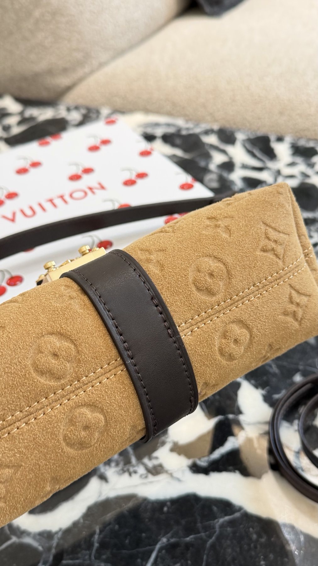 Louis Vuitton Mia Tan Shoulder Bag — detail