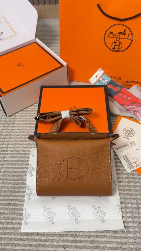 Hermès Videpoche Perforated H Crossbody Bag — front