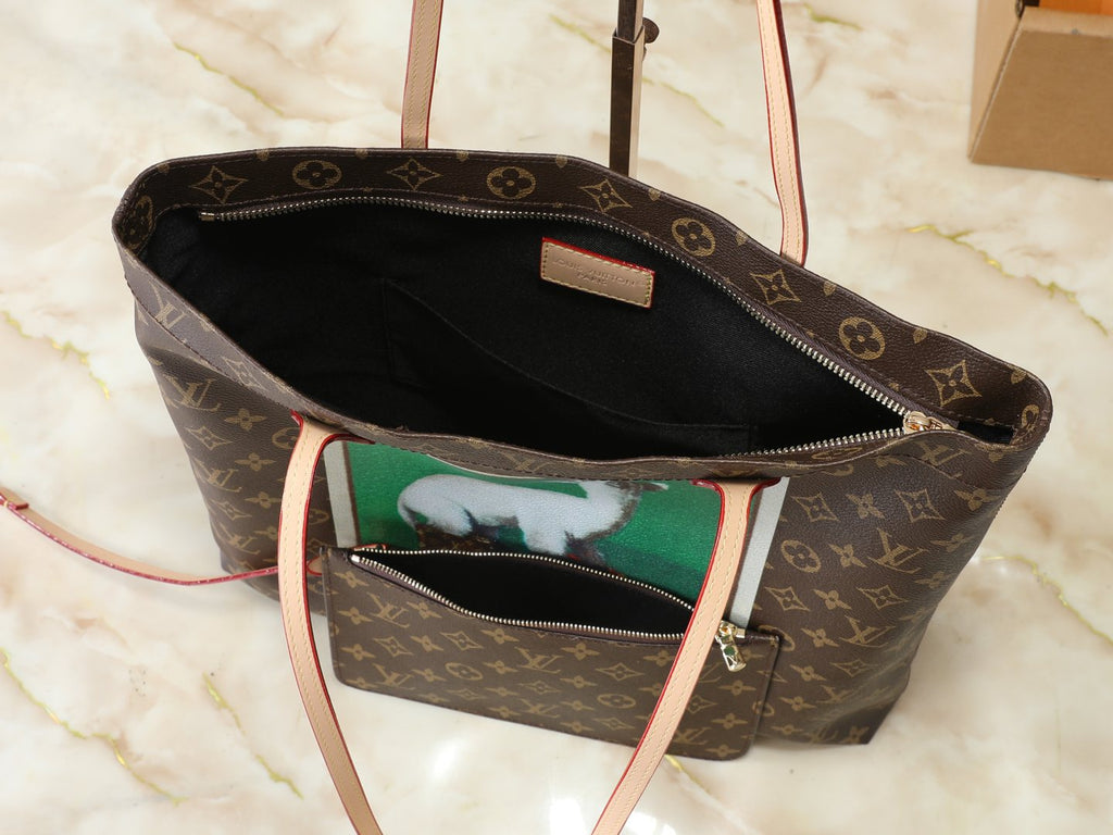 Louis Vuitton Carry It Monogram Animal Artwork Tote — detail