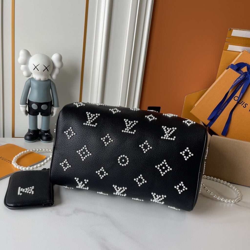 Louis Vuitton Speedy Bandoulière Pearl-Like Motif Satchel — detail