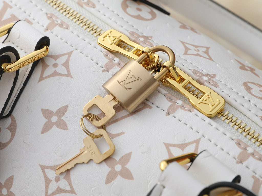 Louis Vuitton Speedy Soft Bandoulière Monogram Bag — detail