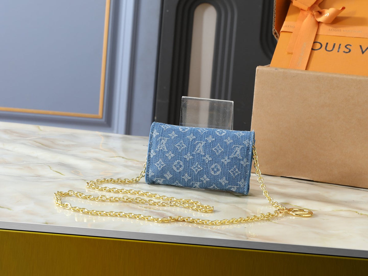 Louis Vuitton Pouch Metis Monogram Chain-Strap Pouch — back