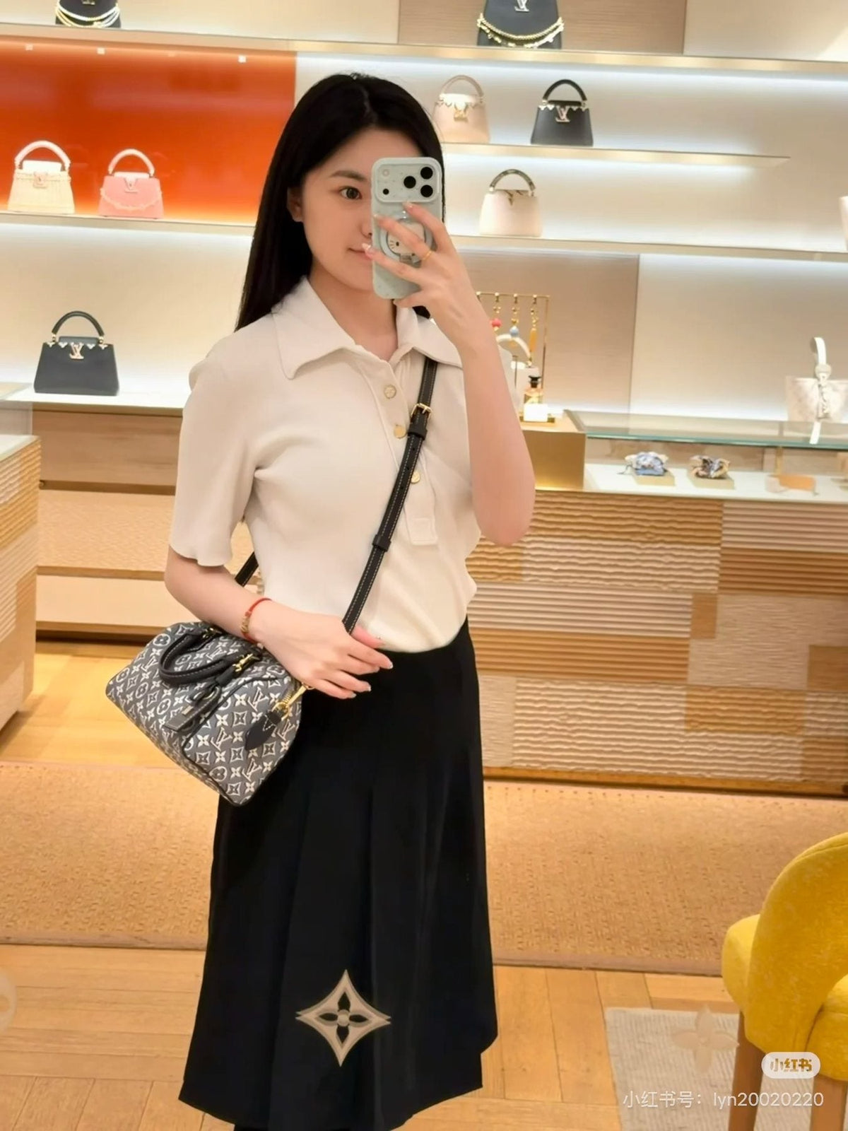 Louis Vuitton Speedy Blue-Gray Monogram Satchel — model