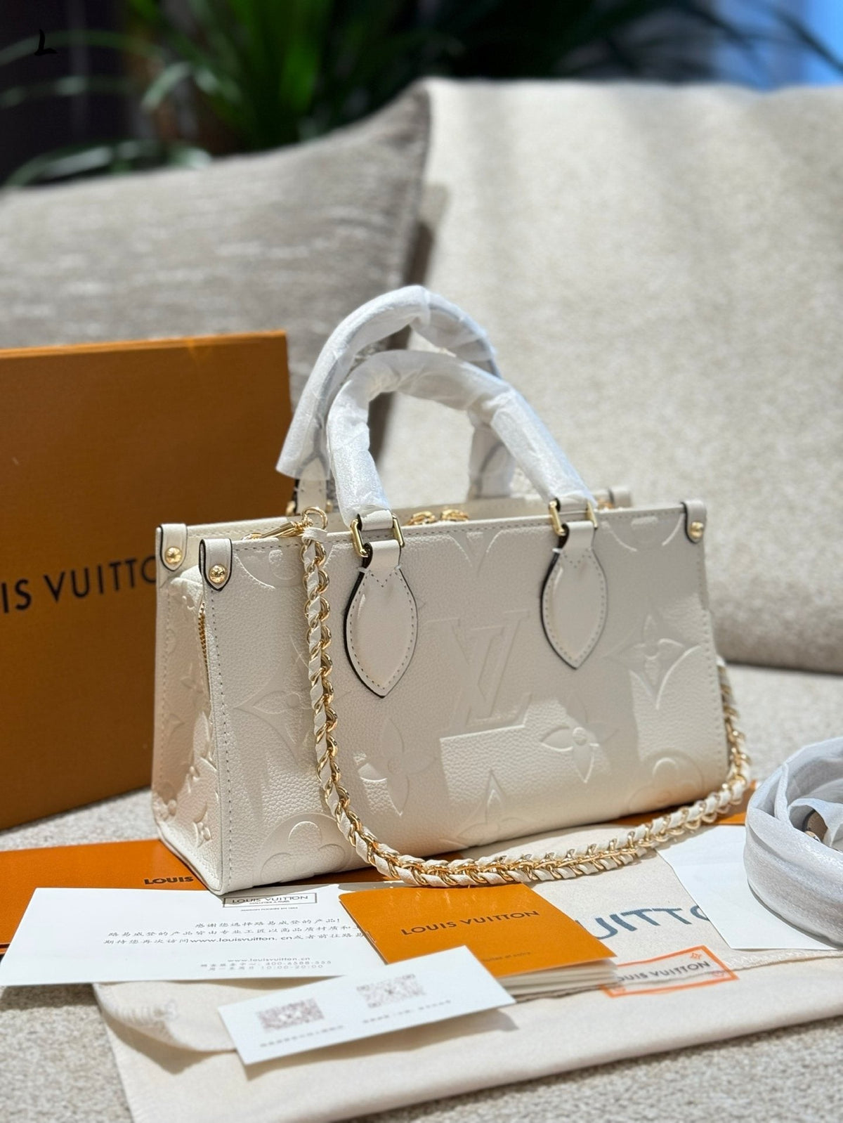 Louis Vuitton OnTheGo Horizontal Monogram Tote — hero